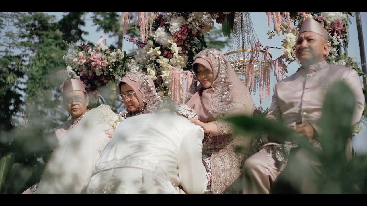 Nikah Sunda Semi-Outdoor: Akad Pinggir Danau, Resepsi Indoor - The Wedding of Dania & Saif - Teaser