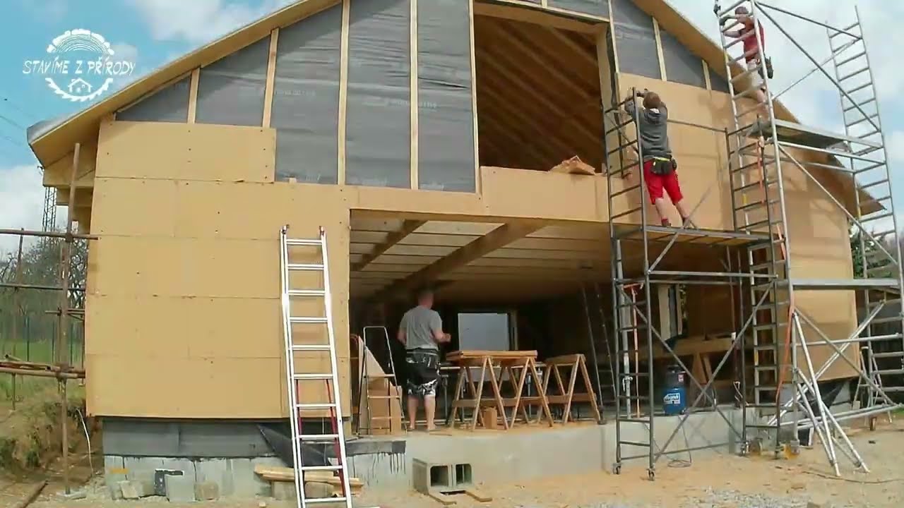 Dům ze slaměných panelů - Jihlava timelapse