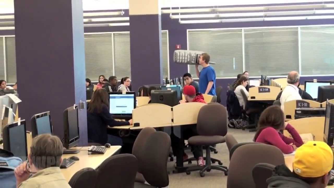 GIANT PHONE PRANK
