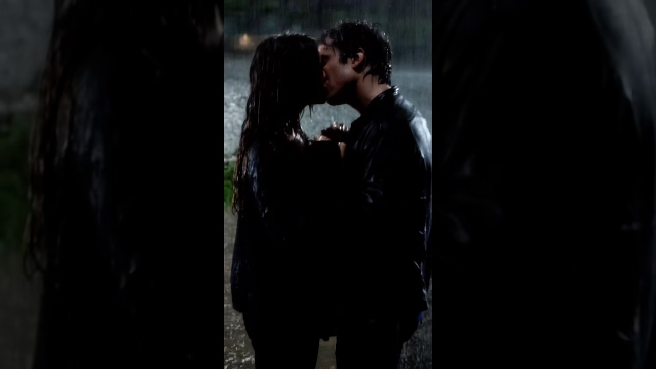 🌧️💋Damon and Elena rain kiss ￼🌧️💋#thevampirediariesedits #elenagilbert #damonsalvatore #dalena