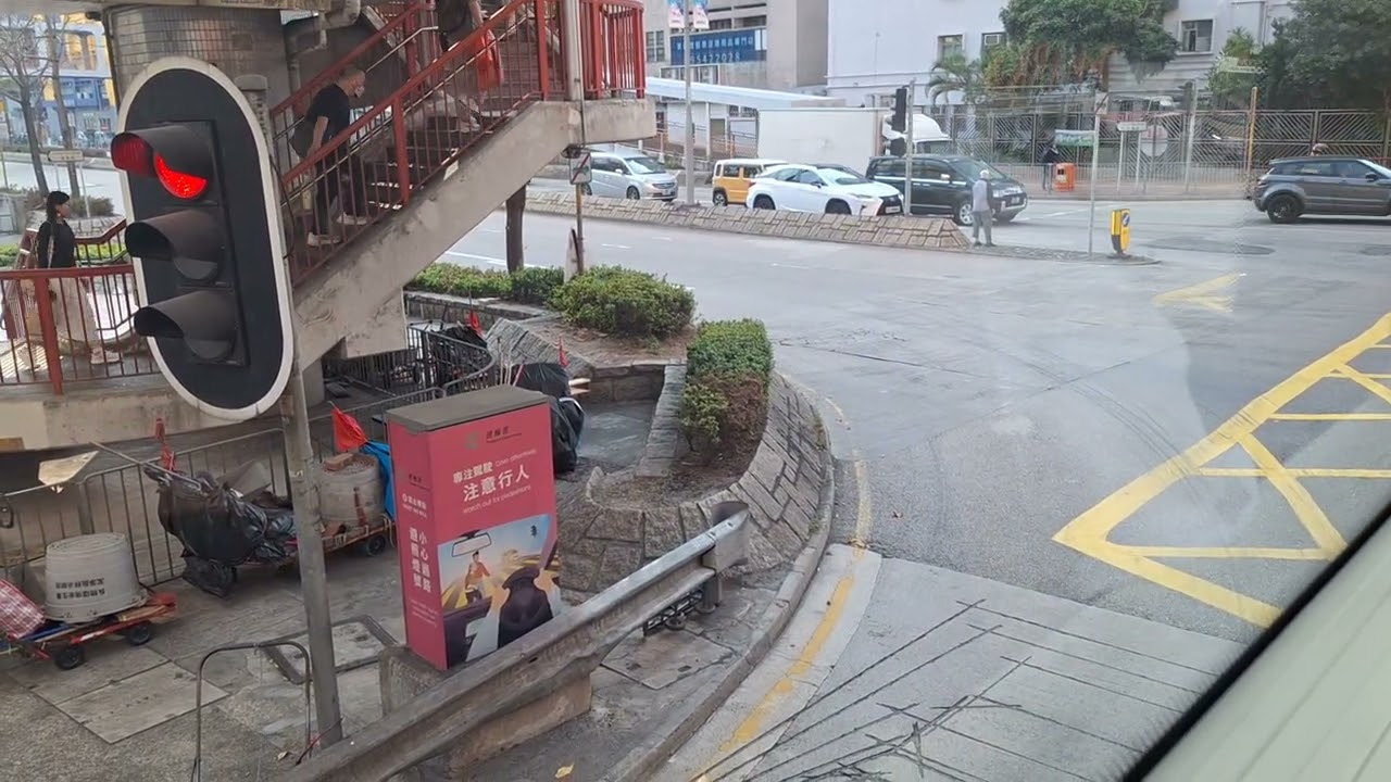 九巴WM9813 68M元朗西荃景圍天橋如要落車請在到達前提早按鐘