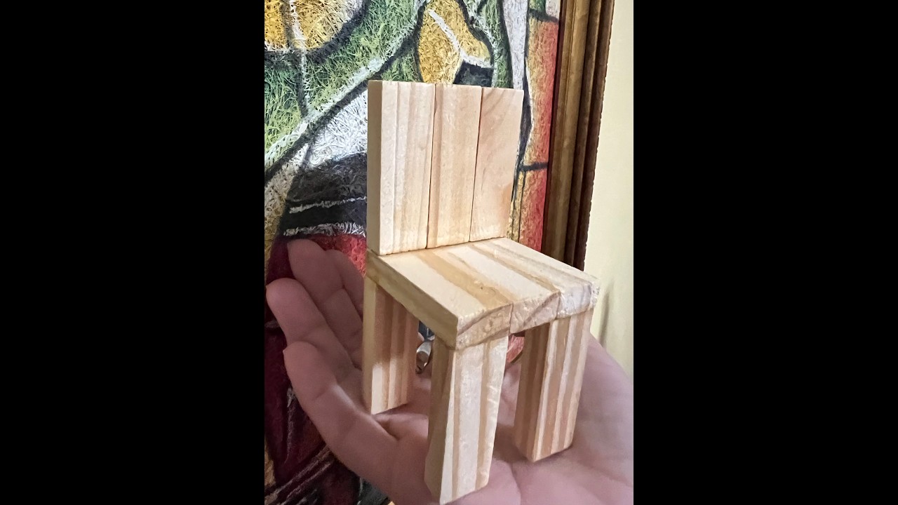 Make a mini chair out of tumbling blocks.