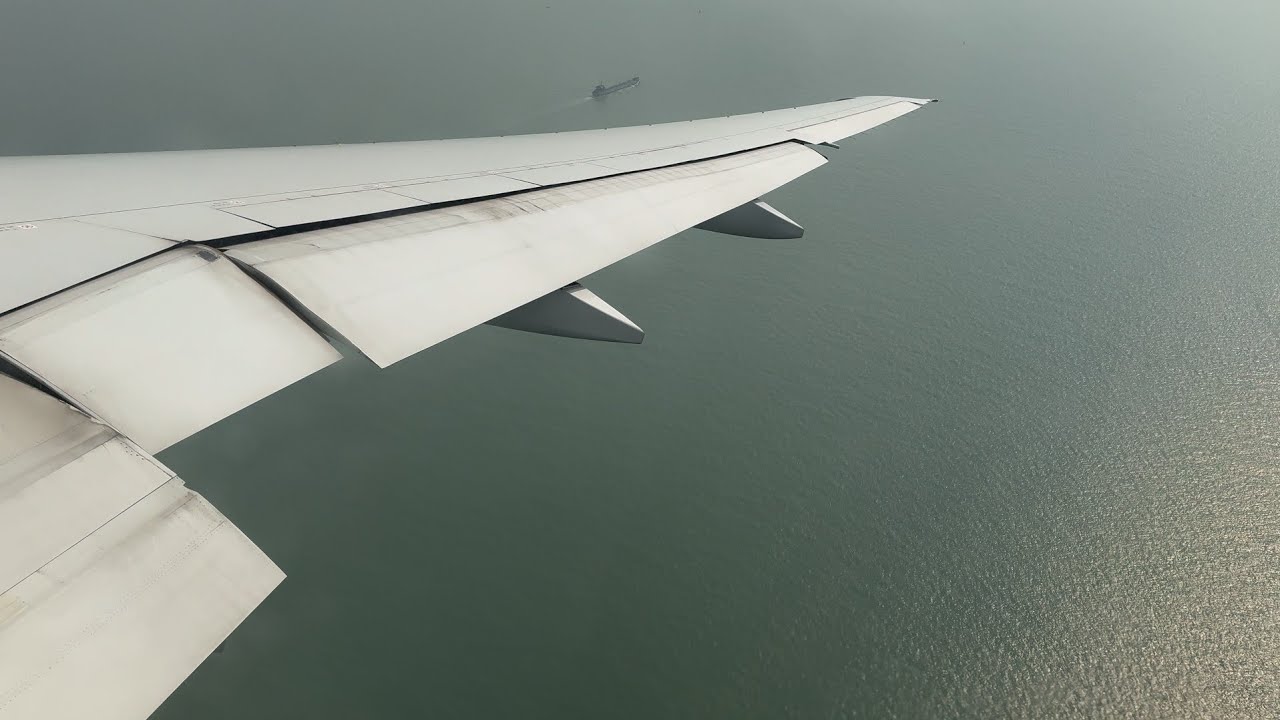 4K, Cathay Pacific B777-300 Landing at Hong Kong Airport [HKG] from Shanghai Pudong [PVG], CX365