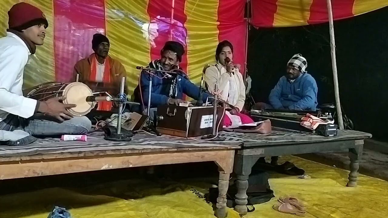 गोरी करियों न तुम हल्ला चलो खालों तनक रसगुल्ला रतन बुंदेली विनीता कुशवाहा 8840117991