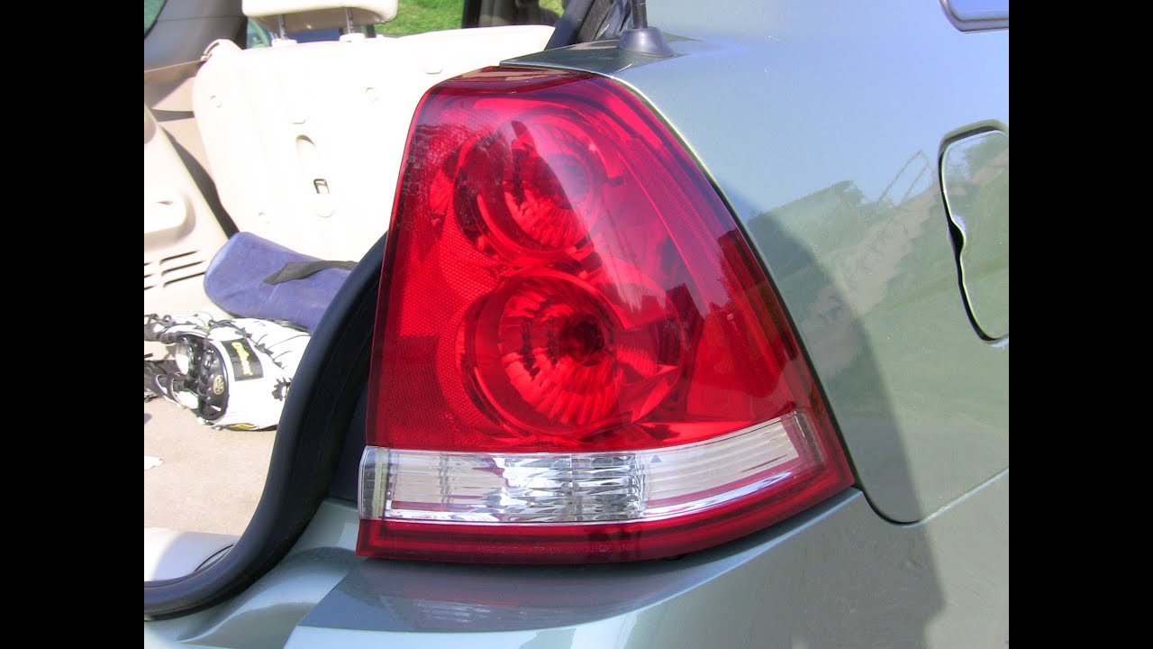 How-to replace a cars rear signal light!