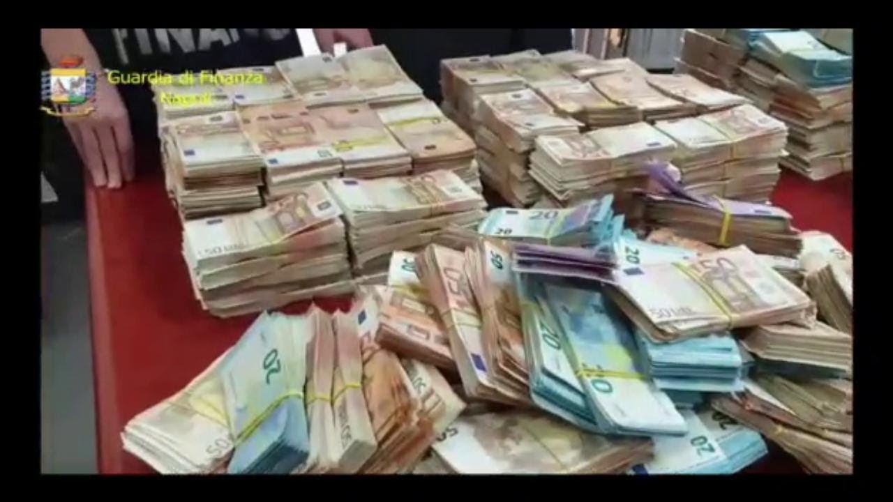 Frode da 70 milioni, la finanza sequestra villa a Capri, Ferrari, Rolex e lingotti