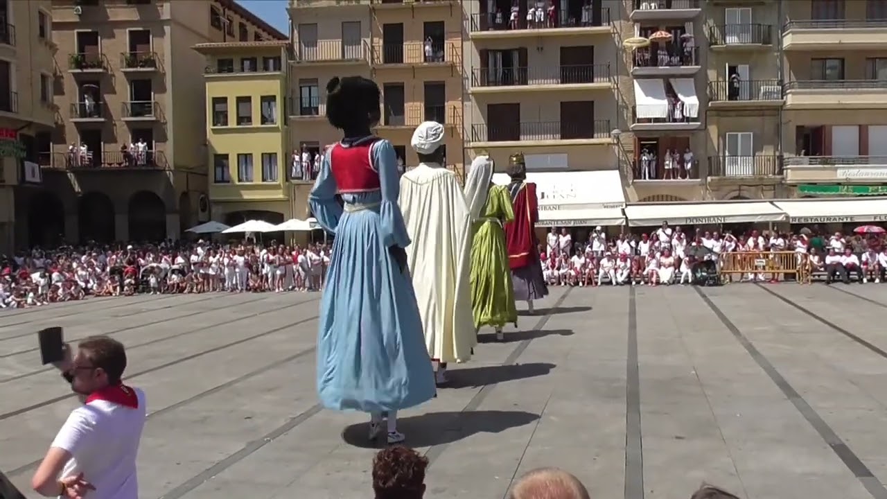 Gaiteros de Estella. Despedida de los gigantes de Estella, 2024. Vals El Maya