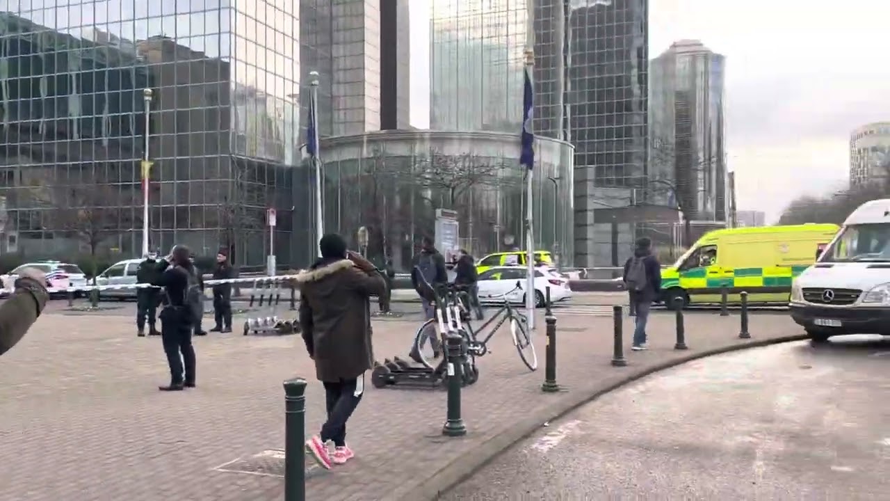 MPBTV :Gare du Nord de Bruxelles Bloqué par la Police