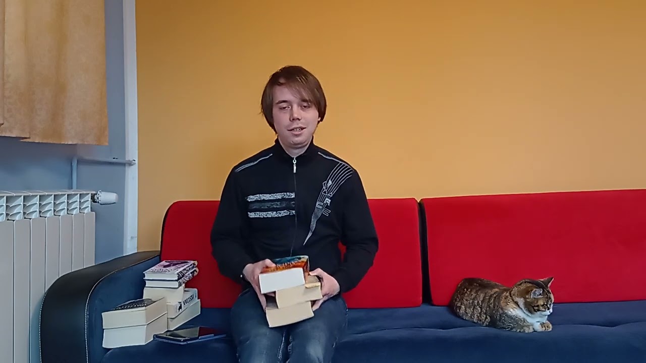 Trudi Canavan krótkie omówienie pisarki dobrej fantastyki.