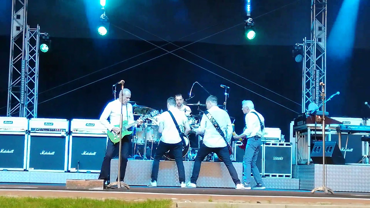 Status Quo - Cut me some slack