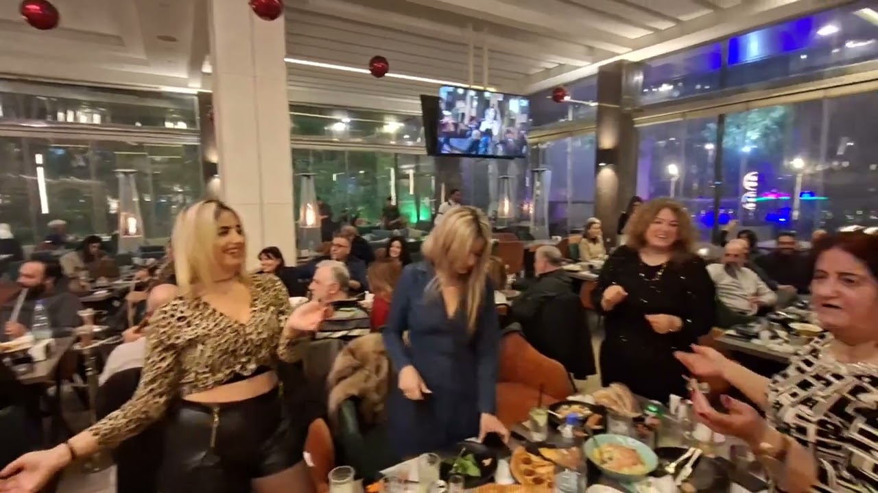 الفنان جوزيف عيسى يرحّب بالزميل فادي بدر ضيف الشرف في مطعم مرام كسليك  بقلم/// بول أبو حيدر
