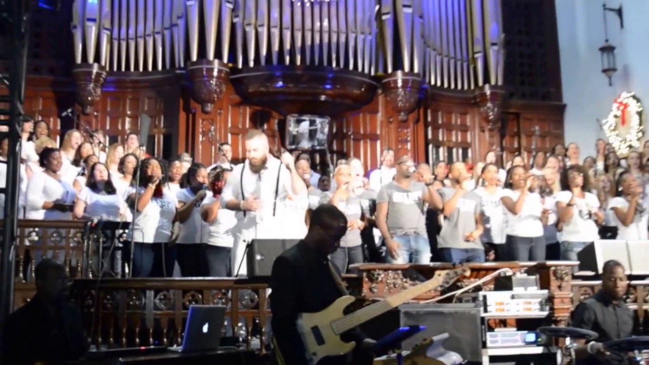 Montreal Gospel Choir - Minuit Chrétien