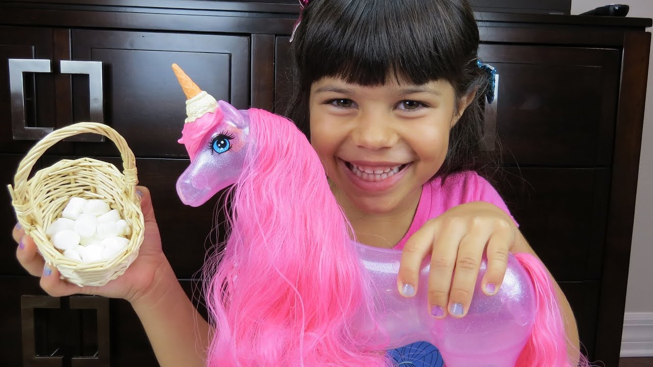 PINK UNICORN & Chelsea - marshmallow vegetables fruit