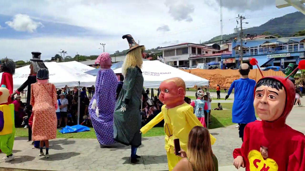 🎭 Mascarada y Cimarrona Escazuceña Tradicional Domingo Embrujado parte 4 Costa Rica 4K