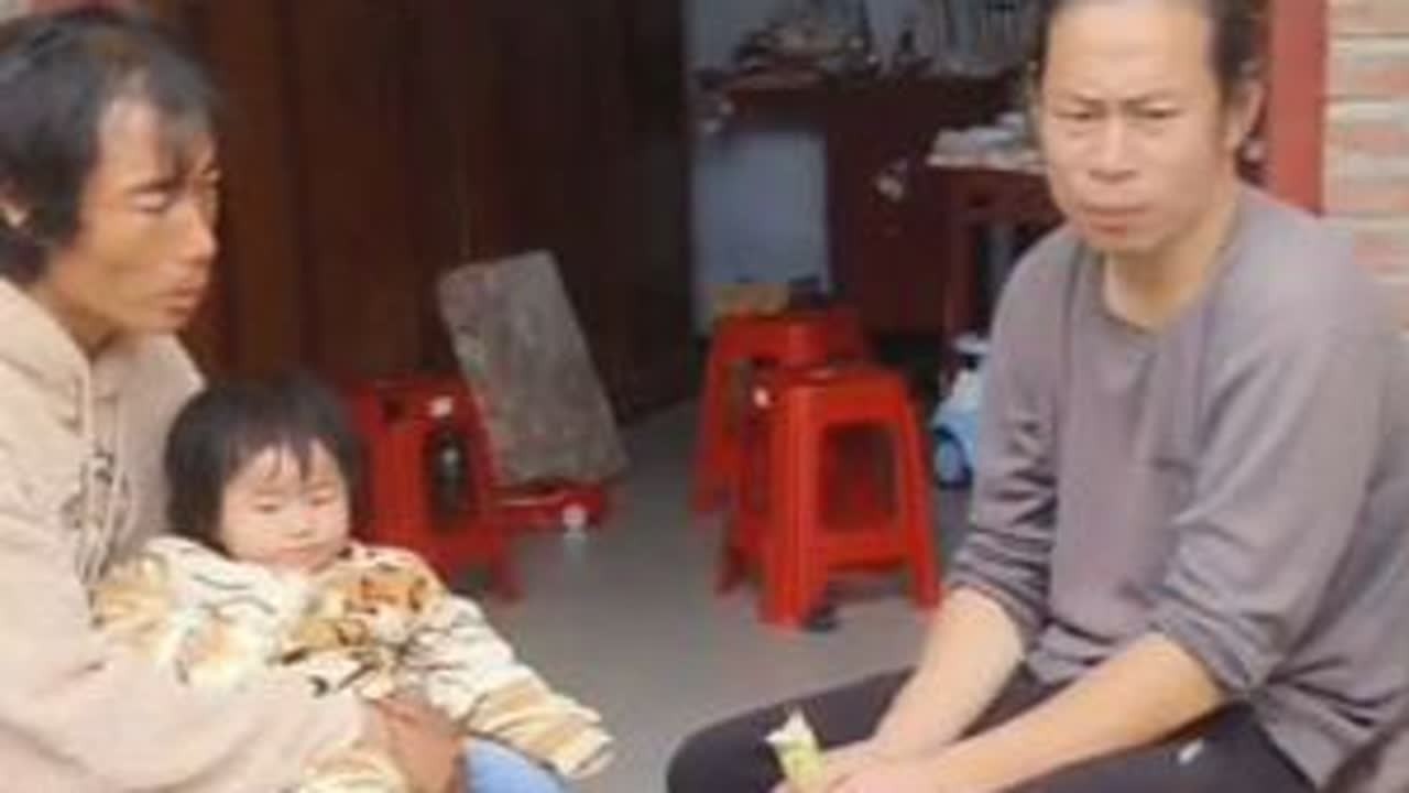 他是一个伟大的父亲独自照顾四个孩子！我想尽我自己的所能，帮一点是一点。我大王做的不多，不过是在别人需要时雪中送炭伸出援手。哪怕是一道光，也想传递自己的一份爱心。奉献自己的一份力量！希望看到的爱心...