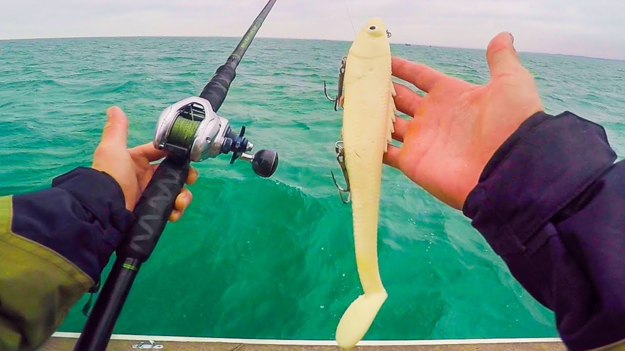 UNEXPECTED Giant Dinosaur Fish Caught While Muskie Fishing || Lake Saint Clair Musky Battle