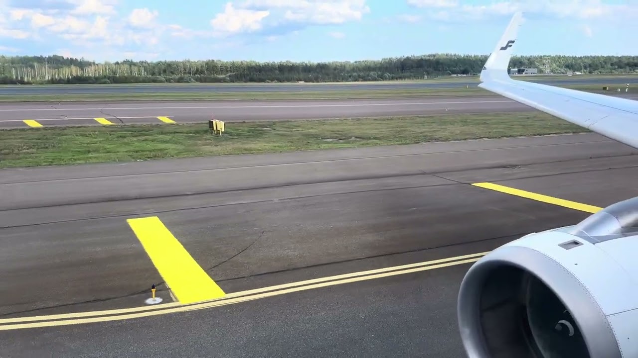 Finnair Airbus A321 Takeoff from Helsinki Vantaa Airport