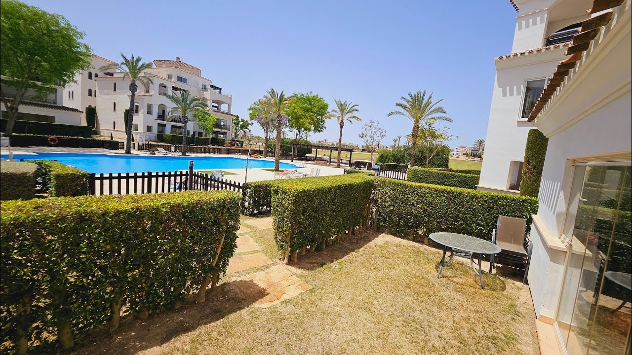 La Torre Golf Resort, огромный первый этаж с видом на бассейн, стеклянные шторы, терраса, полност...