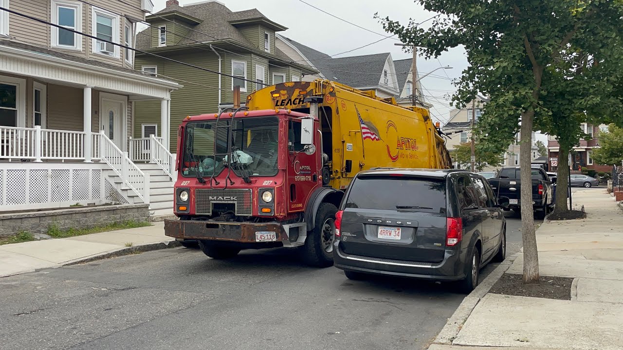 Capitol Waste Services 237 ~ Mack MR Leach 2RIII Rear Loader