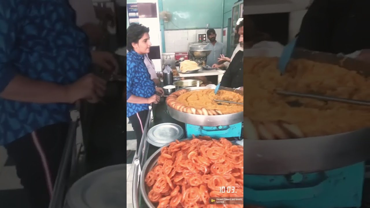 Mirpurkhas Most Famous Breakfast Place , Muhammadi Sweets #breakfast #pakistan #village #mirpurkhas