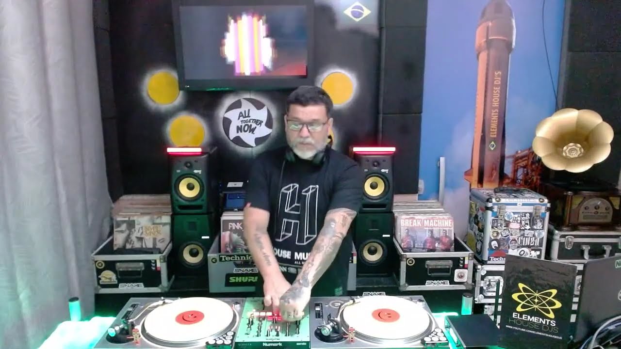 ELEMENTS HOUSE DJS LIVE