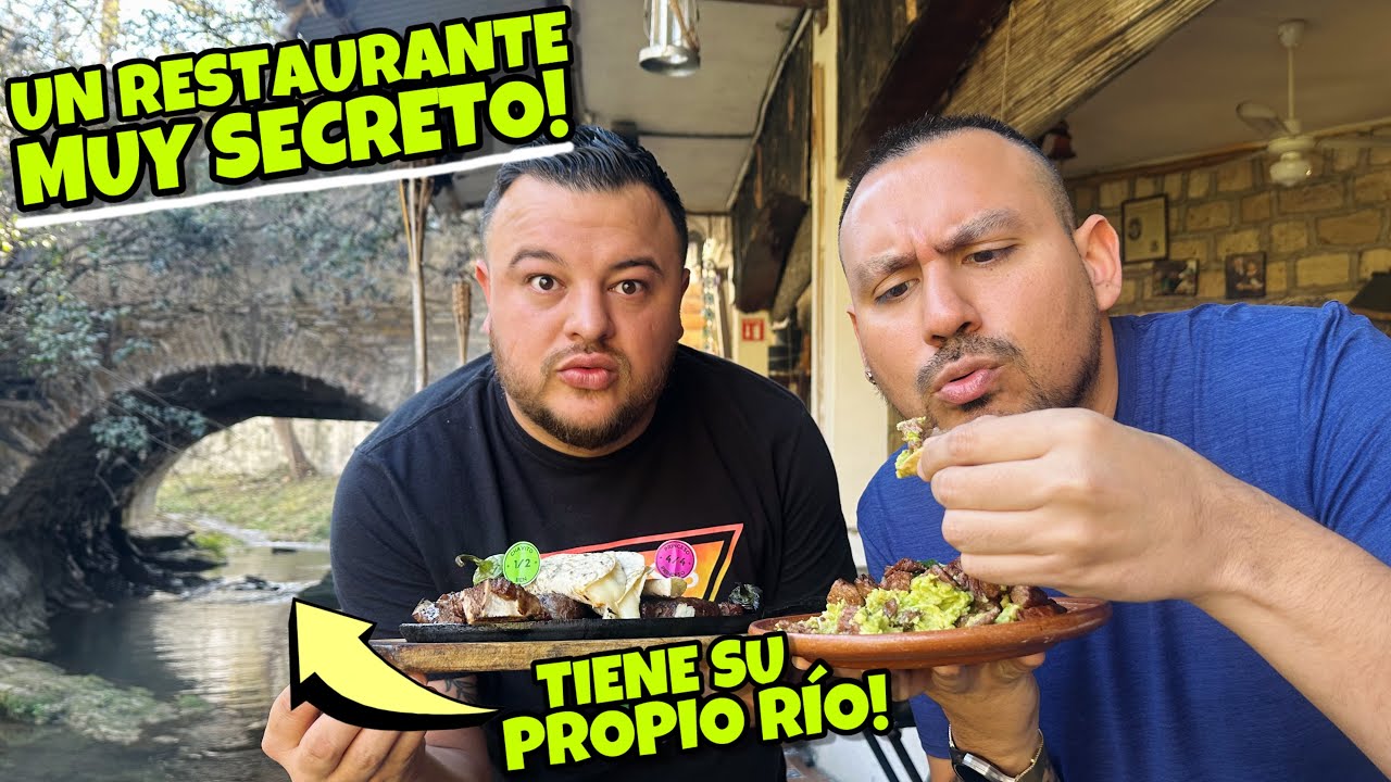 Comiendo en un Restaurante de Carne Asada en el Río
