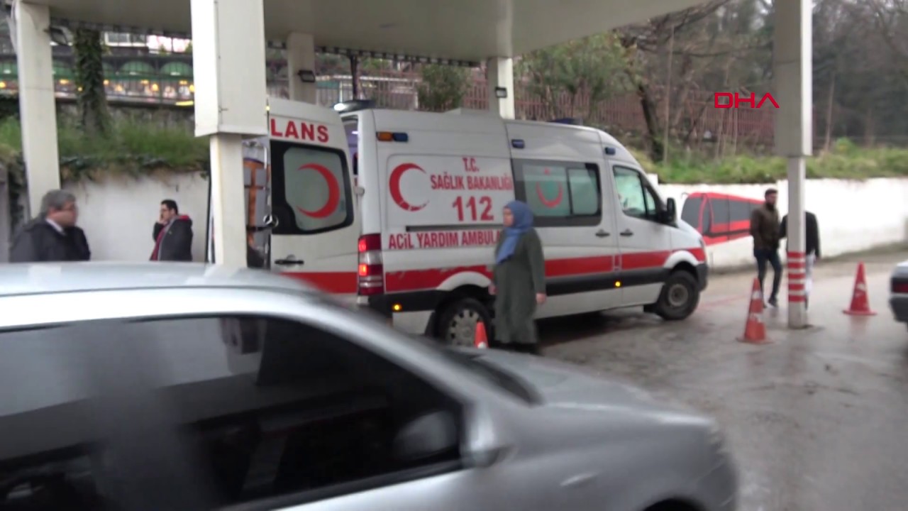 Bursa'da cenazeye gidenleri taşıyan otobüs devrildi