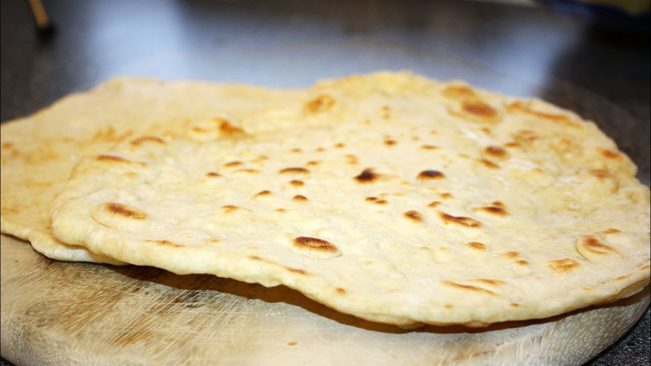 REZEPT: SCHNELLES FLADENBROT AUS DER PFANNE