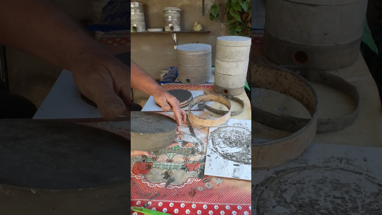 Vídeos 04 Como fabricar Comeias d concreto leve isopor e cimento 10/072024