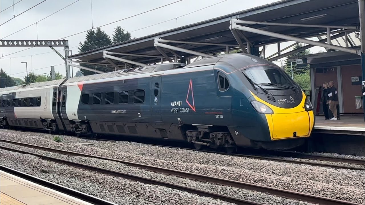 Quiet Saturday Afternoon At Rugby WCML 18/05/2024