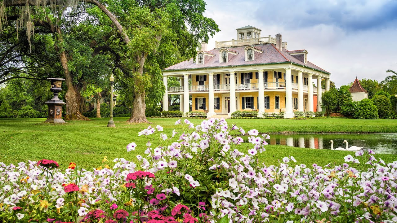 At LAt Home in Houmas House, Louisiana: History, Gardens & Southern Charm