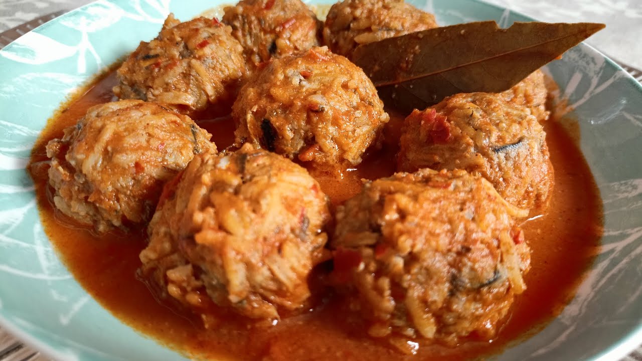 كريات السردين بالصلصة. Boulettes de sardines à la sauce tomate 