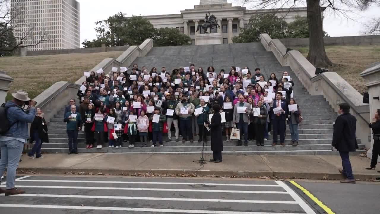 Tennessee lawmakers advance bill to restrict education for undocumented students