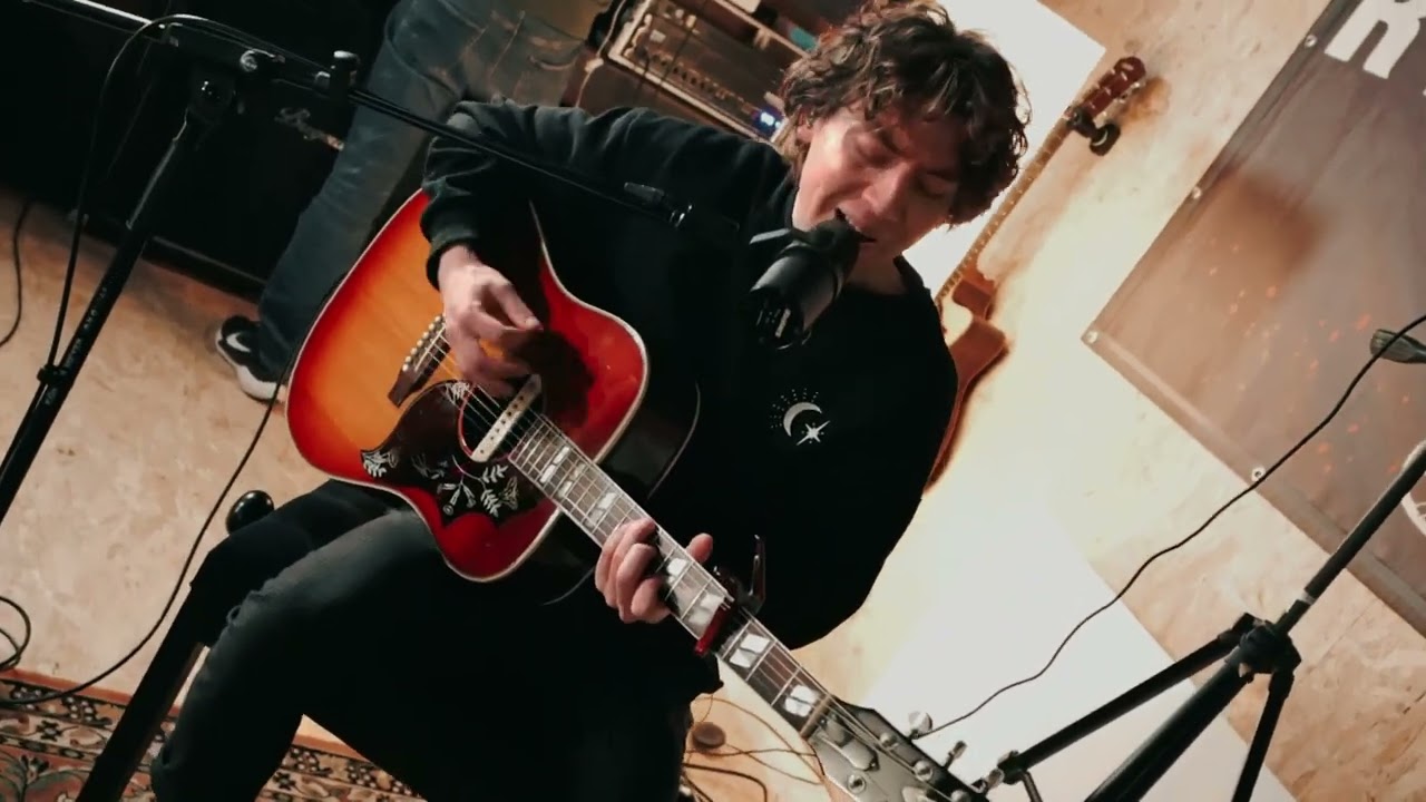 REDSTONES - Runaway (live acoustic)
