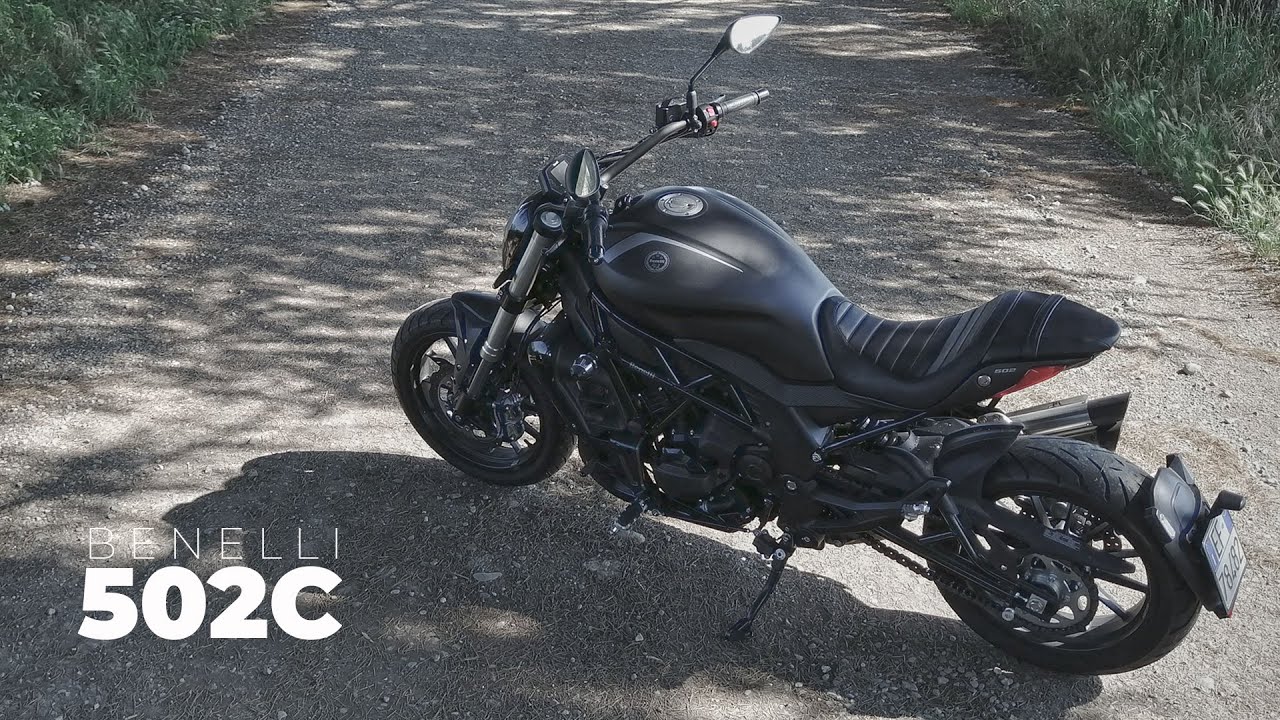 La Benelli 502C è una cruiser concreta e divertente // RECENSIONE