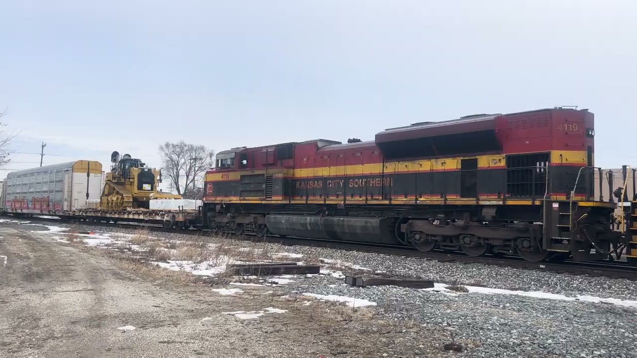 NS 123 clears Muncie with NS1231(OCS-Atlanta) leading 