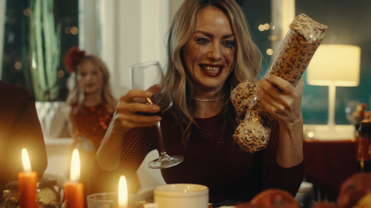 Elov & Beny - FIRA JUL PÅ FYRA HJUL (Officiell Musikvideo)