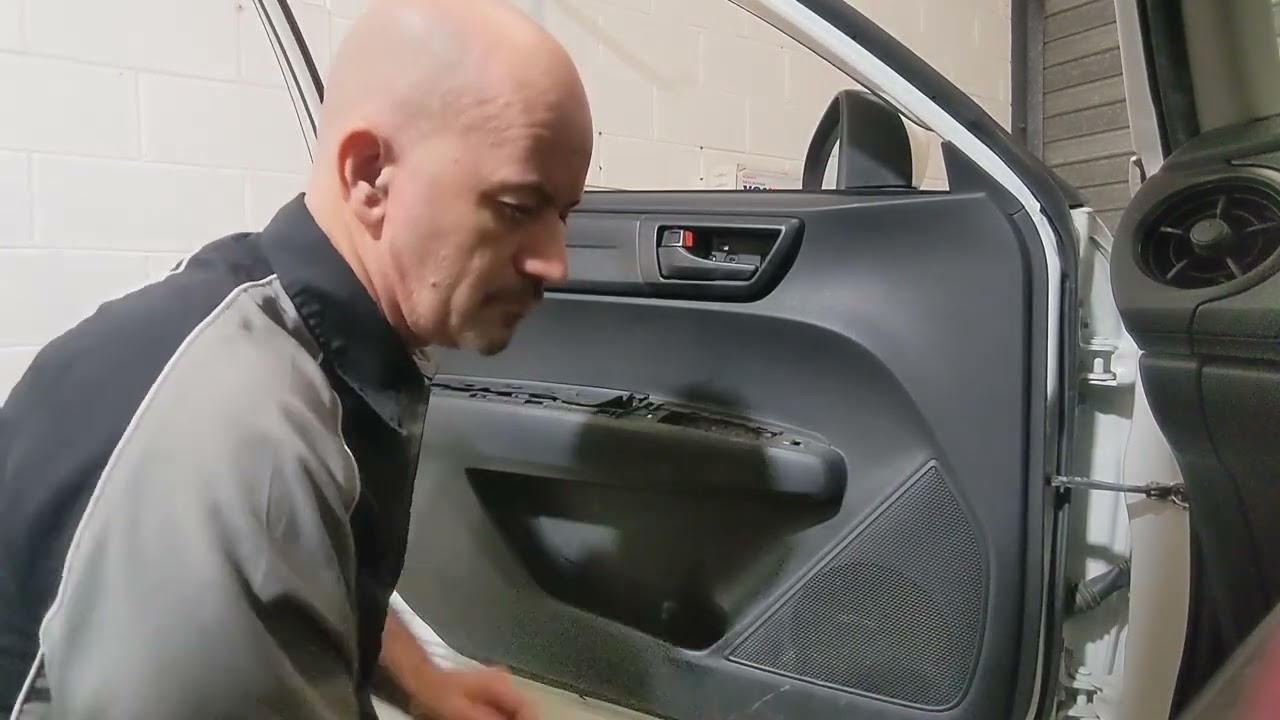 2017 Toyota Corolla Fielder Wagon front door trim removal