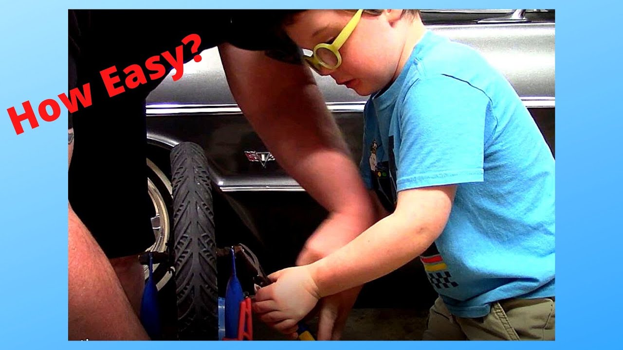 HOW TO CHANGE A BICYCLE TIRE WITH YOUR KIDS