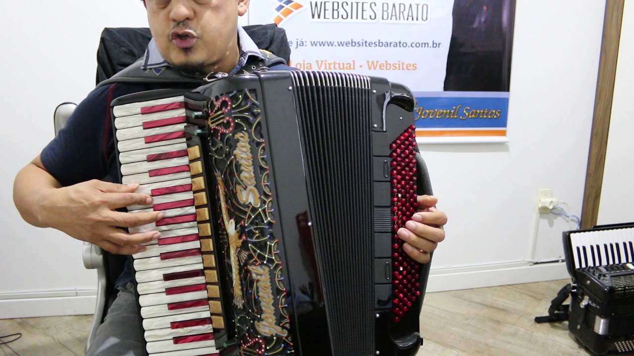 Video Aula Acordeon - Furando o Couro.