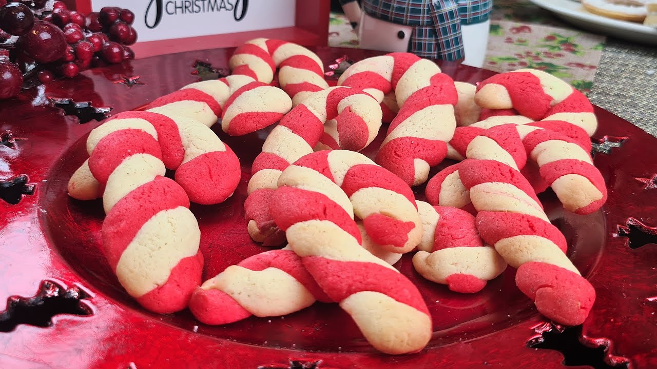 Candy Cane Cookies | Christmas Cookies