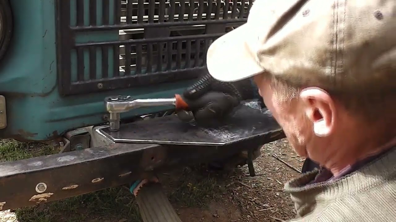 Установка лебёдки на ЛУАЗ.