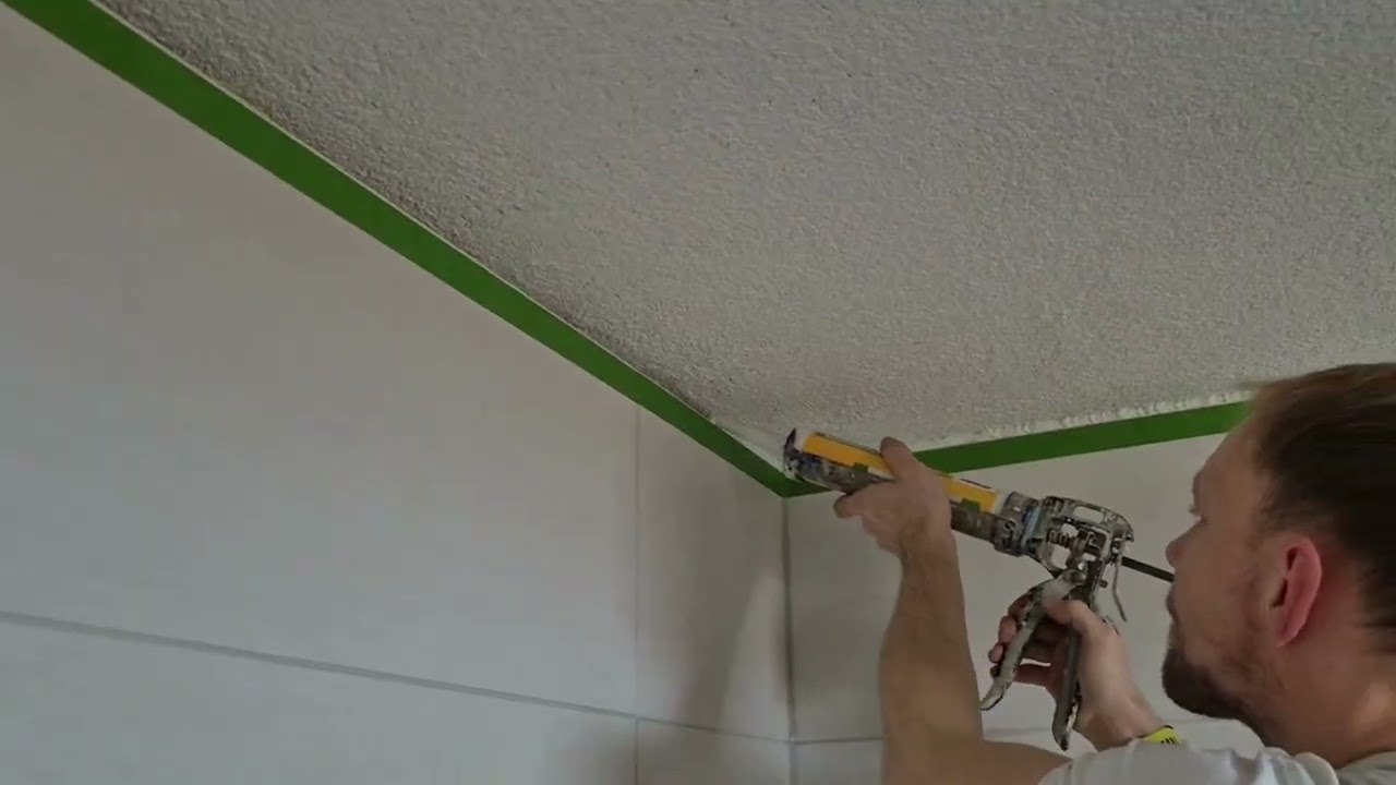 Abziehen der ersten Lage  Und damit sofort fertig zum Streichen