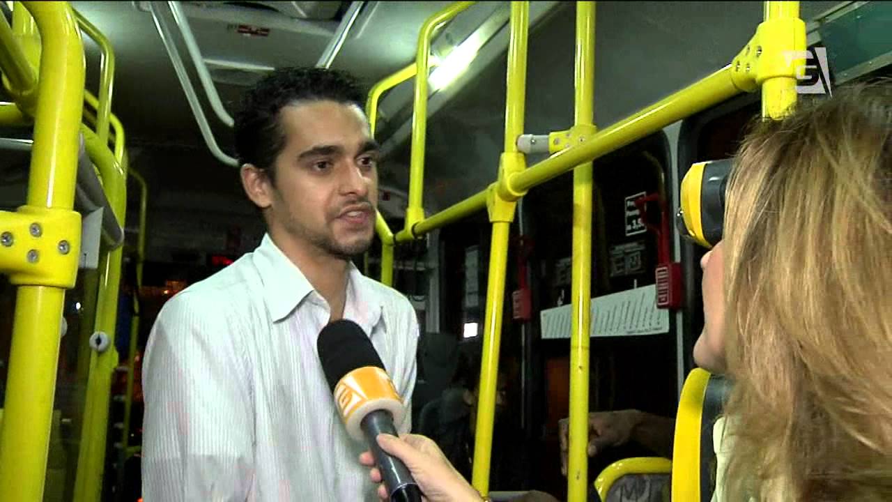 Ônibus de madrugada tem poucos passageiros