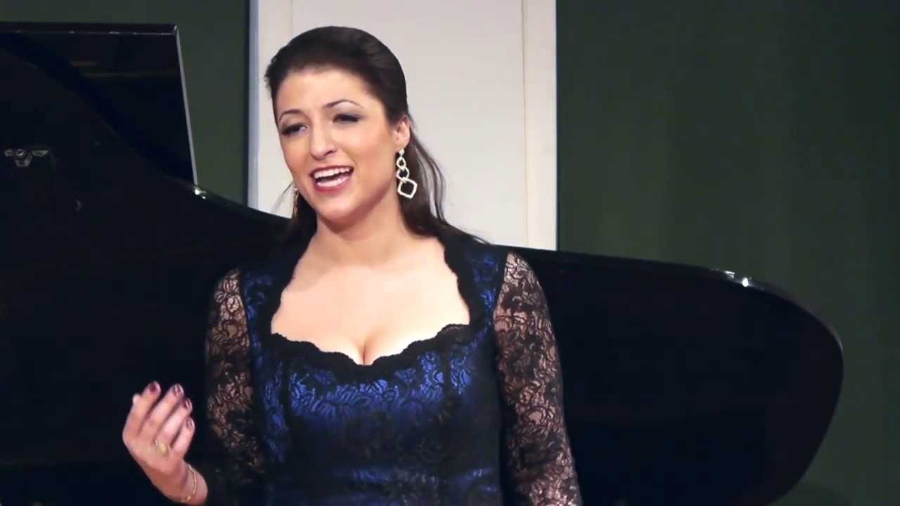 Kiri Deonarine- Gavotte- Ob&eacute;issons quand leur voix appelle from Massenet's Manon