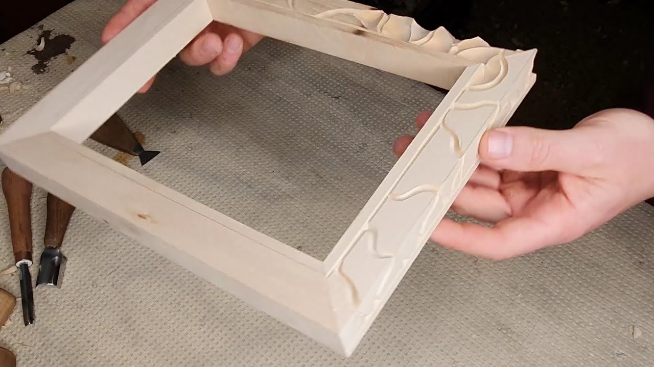 UNO DEI MODI DI COME INTAGLIARE LA CORNICE IN LEGNO.