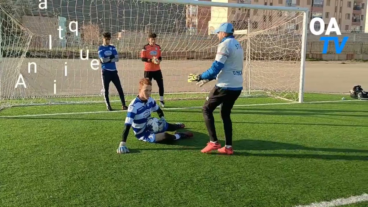 entraînement spécifique gardiens duel au sol .