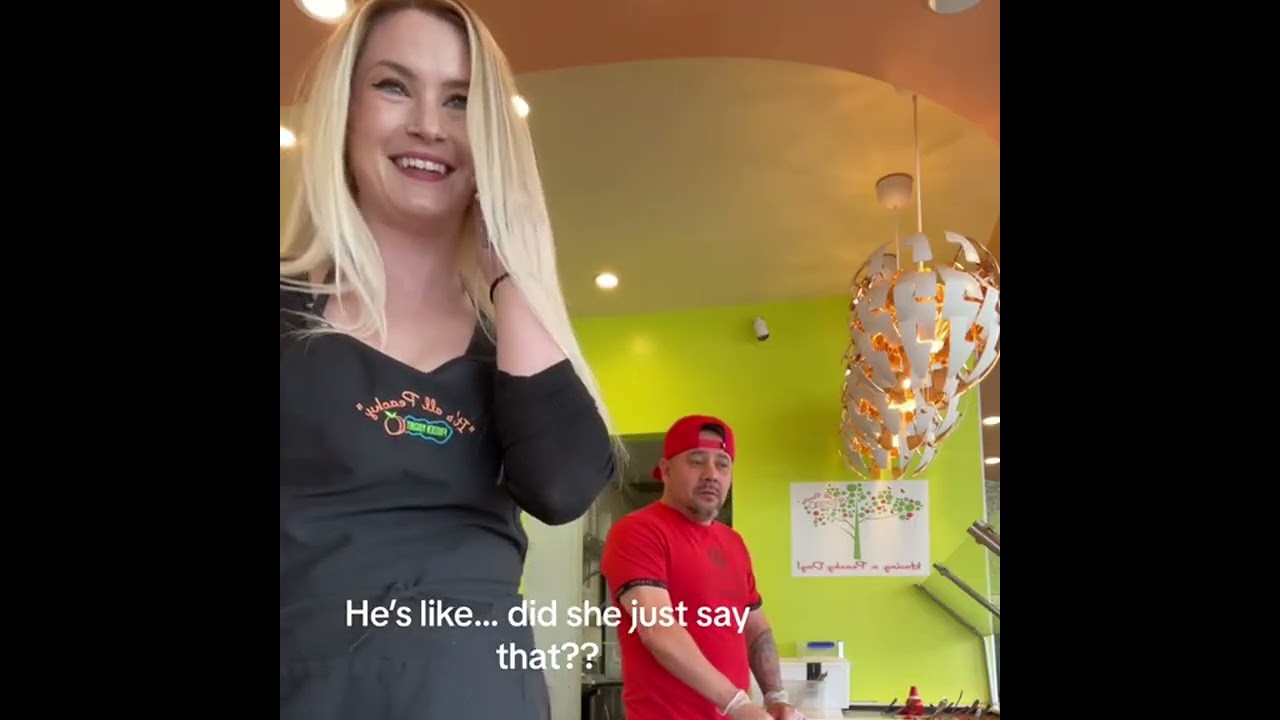 Pranking my boss that I’m being rude to customers 🤣😂🥰🤪#usa #funny #fyp #prank #boss #prankvideo