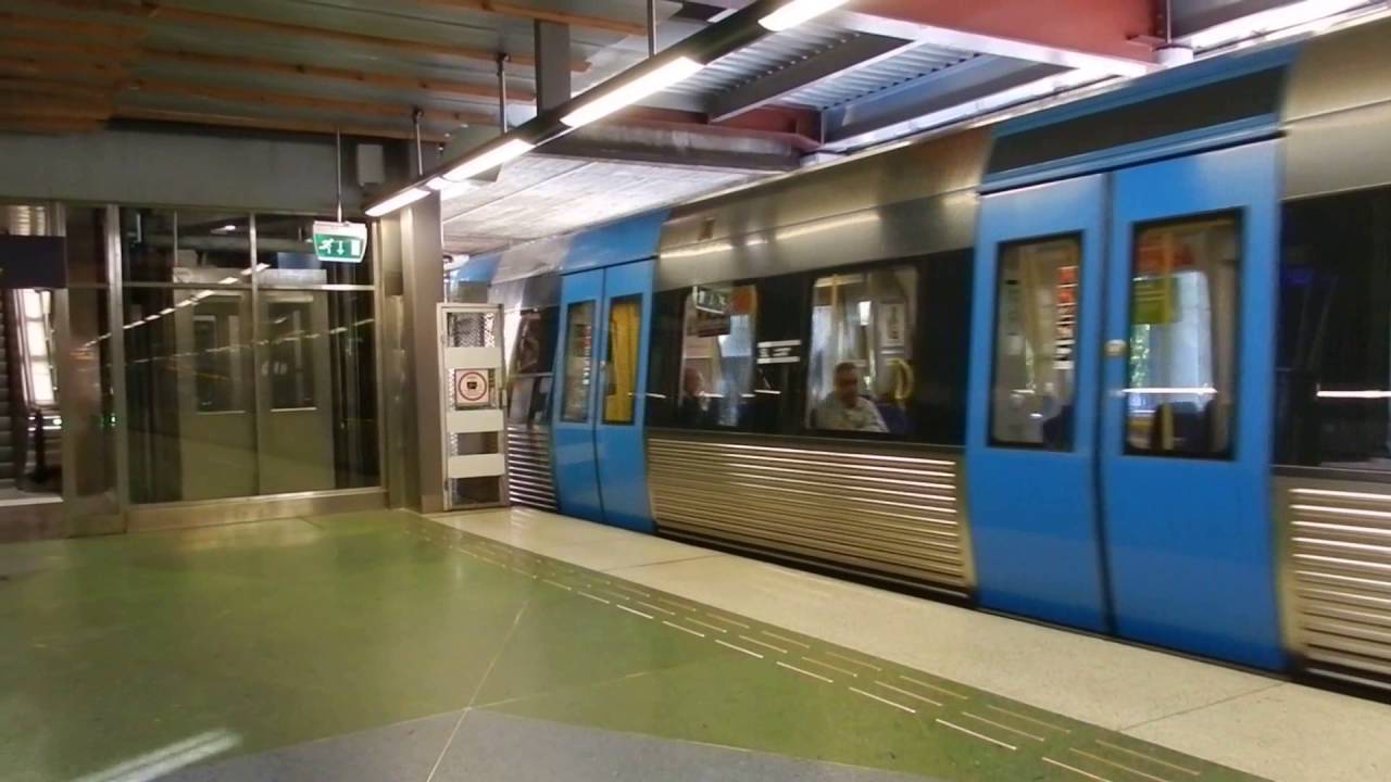 Stockholm - Public Transport - Liljeholmen (Tunnelbana, Tvärbanan and Bus Station) 2016 06 05
