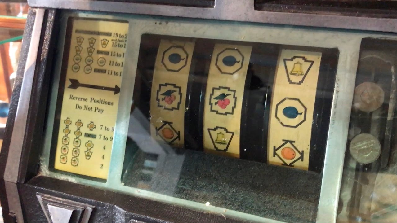 One Armed Bandit! Playing a 1932 Dictator 5 cent slot machine.